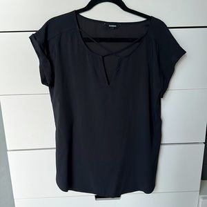 Express shirt with V neck